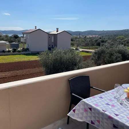 Apartament Regina Pašman